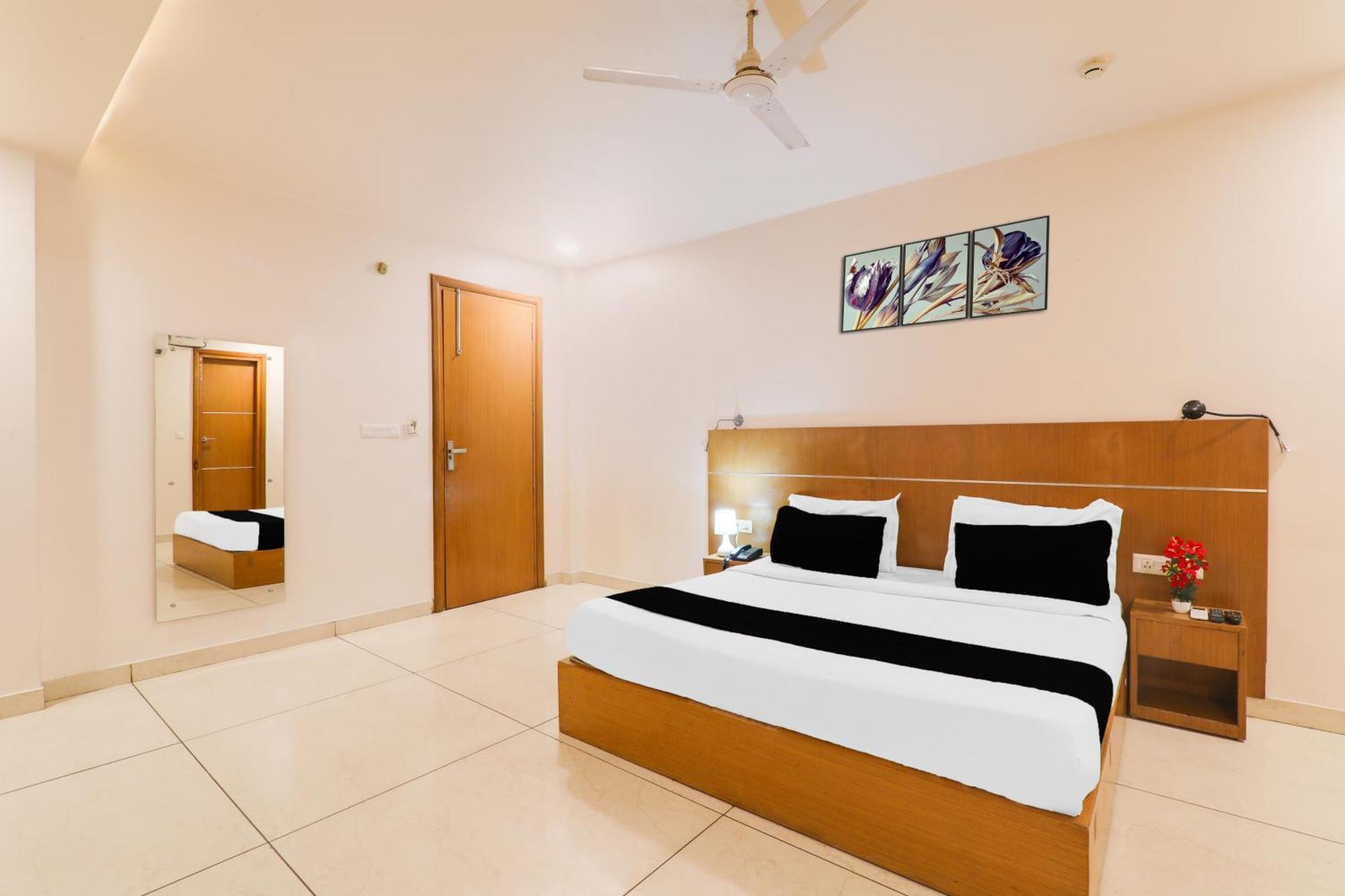 Super Townhouse Viraj Khand Formerly Veridian Inn Chinhat エクステリア 写真