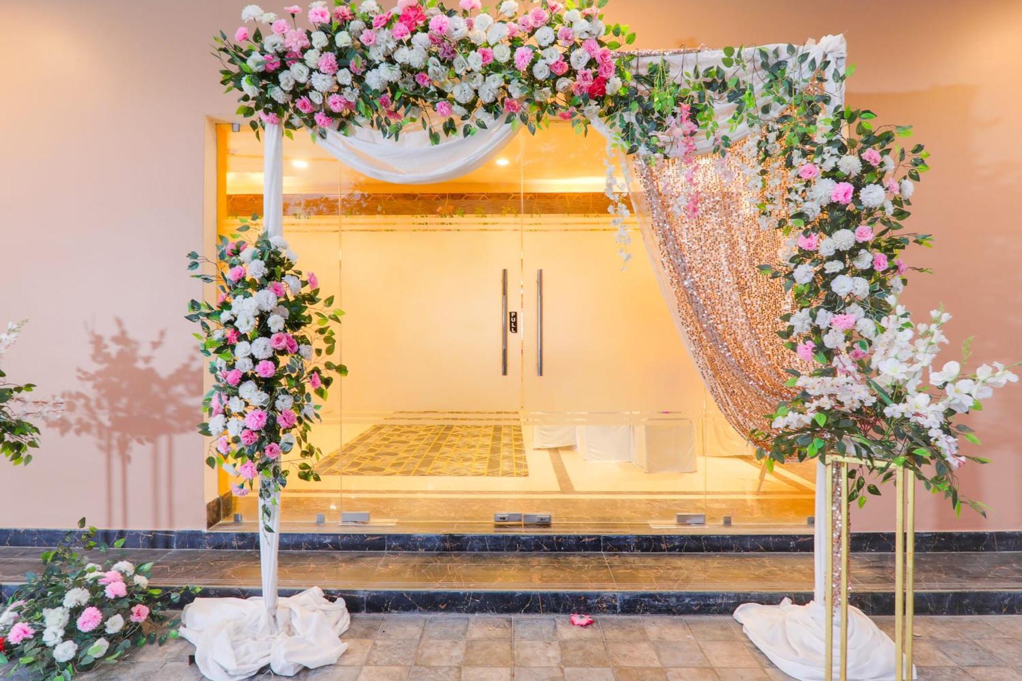 Super Townhouse Viraj Khand Formerly Veridian Inn Chinhat エクステリア 写真