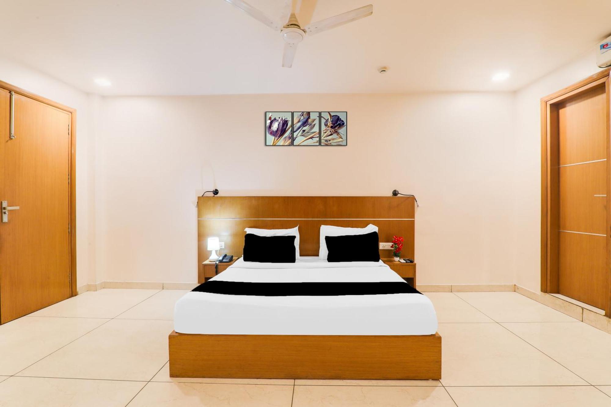 Super Townhouse Viraj Khand Formerly Veridian Inn Chinhat エクステリア 写真