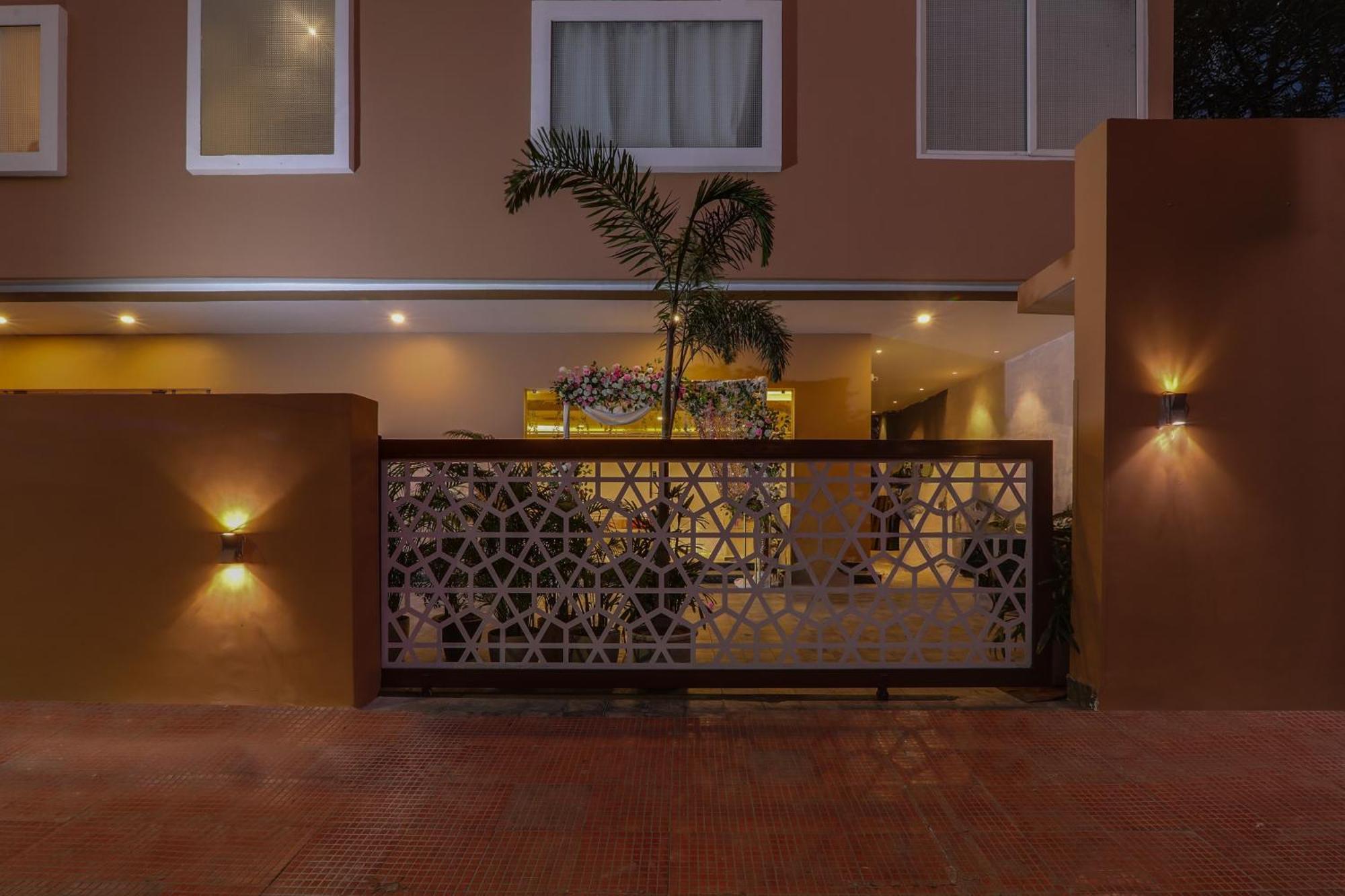 Super Townhouse Viraj Khand Formerly Veridian Inn Chinhat エクステリア 写真