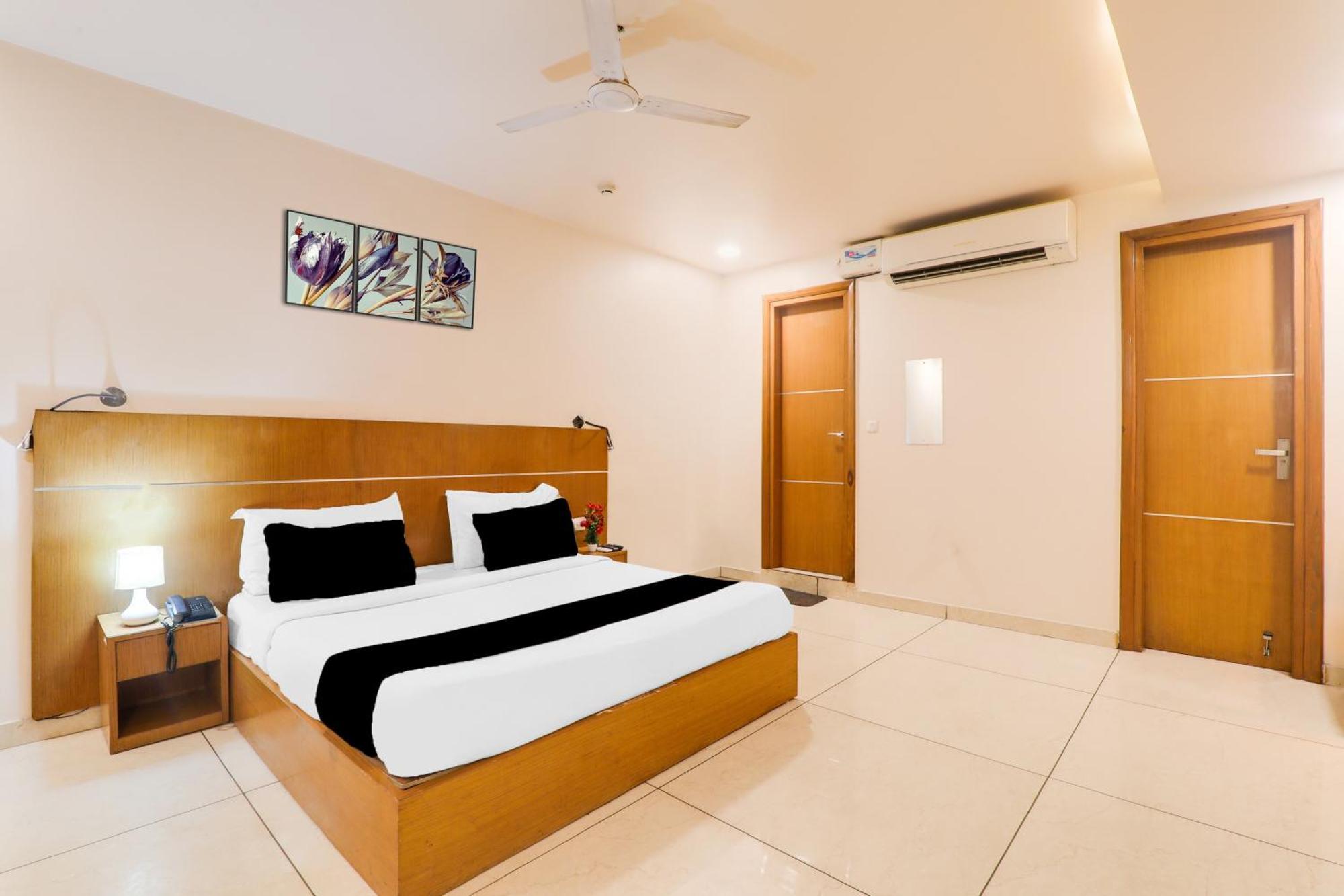 Super Townhouse Viraj Khand Formerly Veridian Inn Chinhat エクステリア 写真