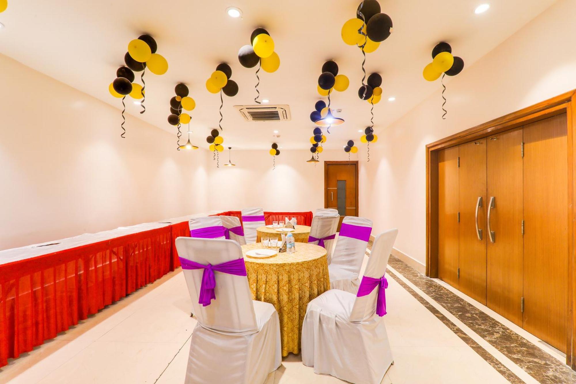 Super Townhouse Viraj Khand Formerly Veridian Inn Chinhat エクステリア 写真