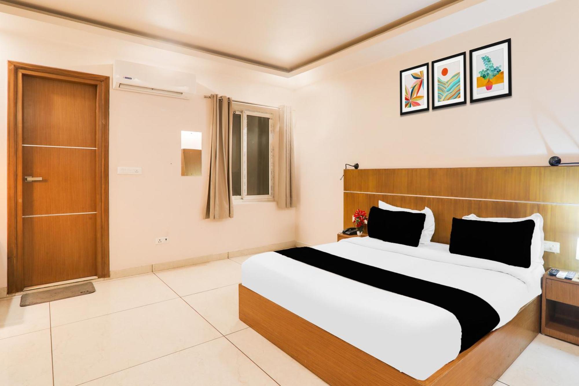 Super Townhouse Viraj Khand Formerly Veridian Inn Chinhat エクステリア 写真